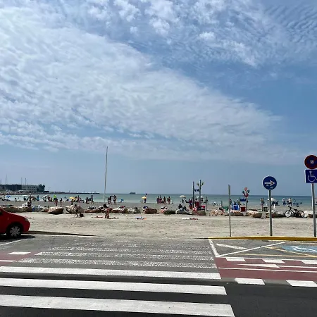 Alquileres Morasol- Gran Playa Recien Renovado Minimalista Apartment